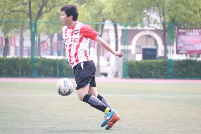 锡安28分鹈鹕力克篮网3连胜 独行侠险胜马刺